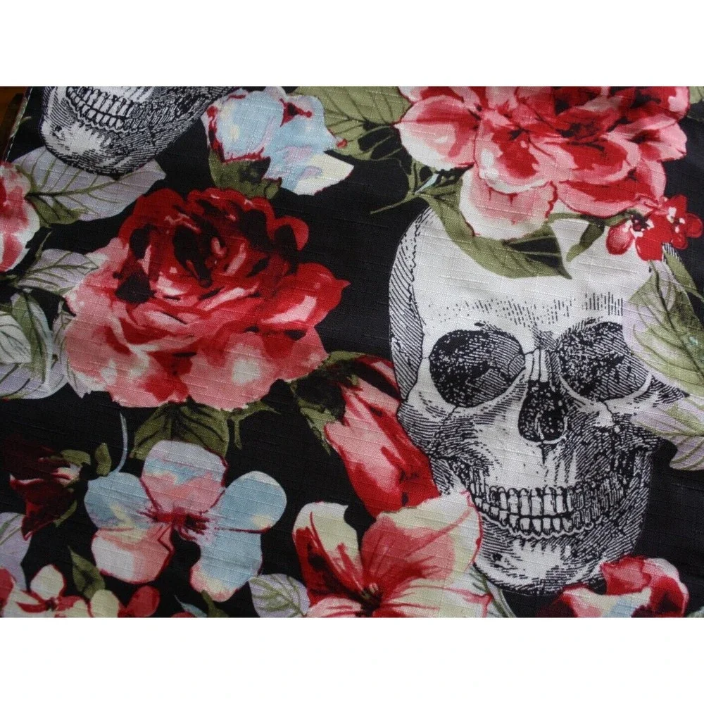 Skull & Roses Table Runner 70